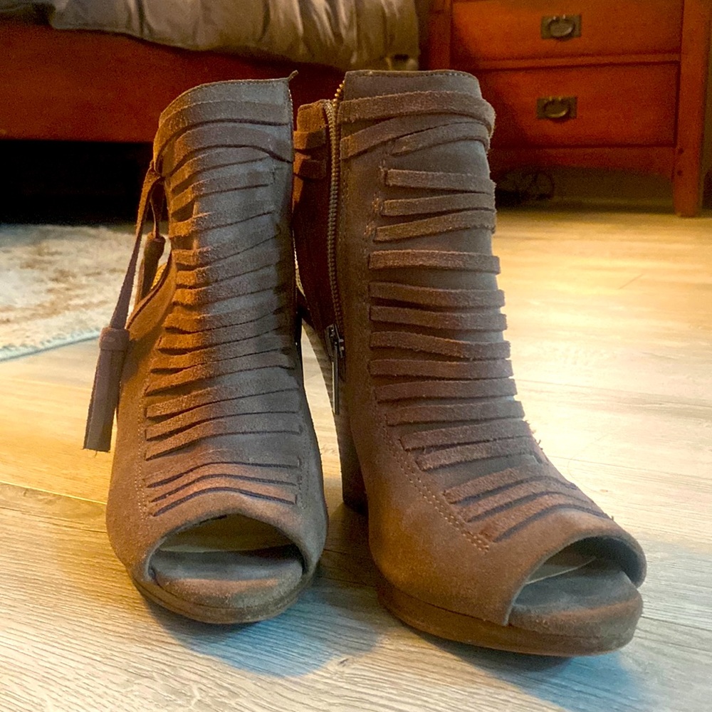 Vince Camuto Janessa wedges size 7